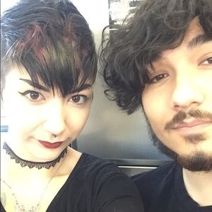 Meet your Posher, Bee